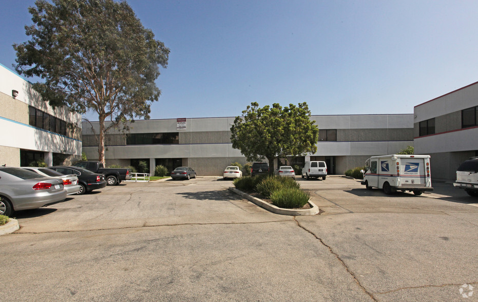 Primary Photo Of 9980 Glenoaks Blvd, Sun Valley Warehouse For Lease