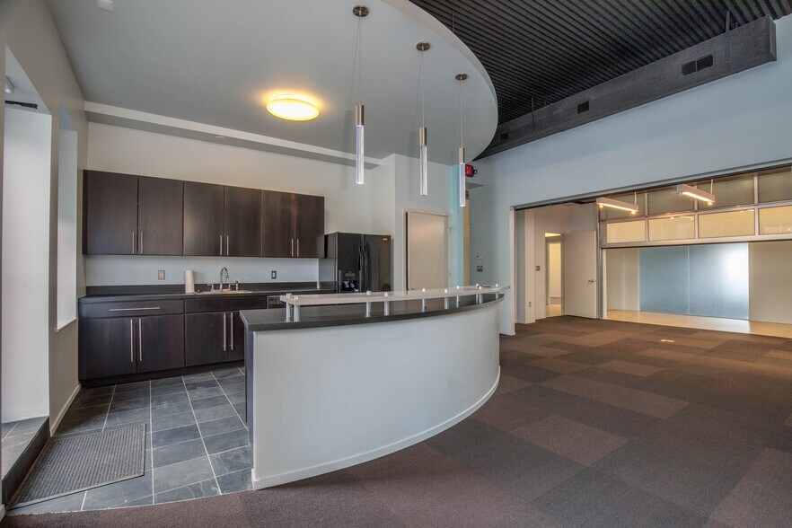 More Photos Of 3008-3030 S Grand Ave, Saint Louis Office Residential For Lease