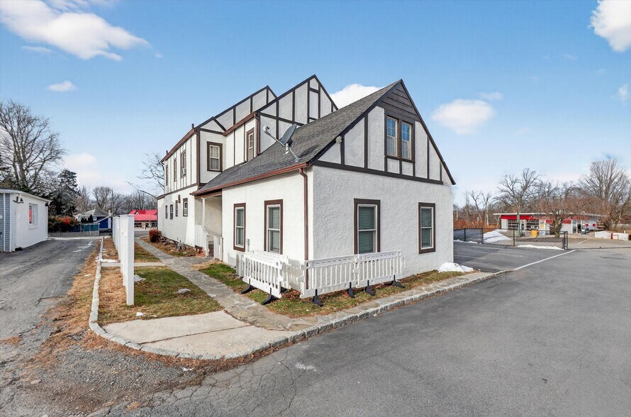 More Photos Of 2002 E Main St, Mohegan Lake Multifamily For Sale