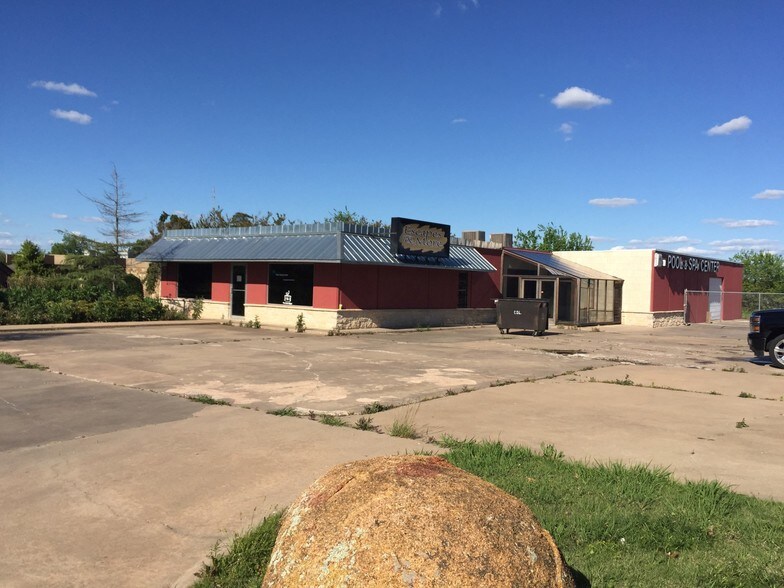 Primary Photo Of 1411 NW 33rd St, Lawton Flex For Sale