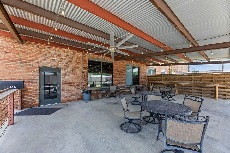 More Photos Of 415 W Madison Ave, Iola Restaurant For Sale