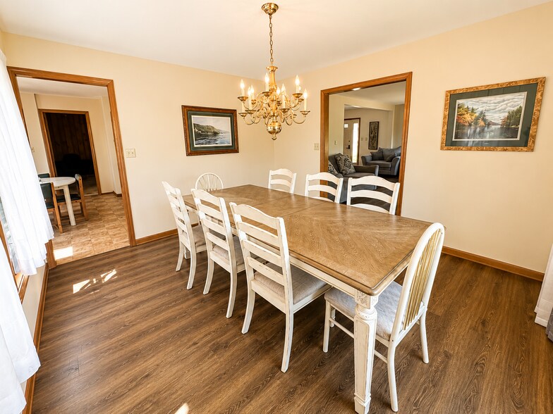 More Photos Of 1545 Us-9, Lake George Hotel For Sale