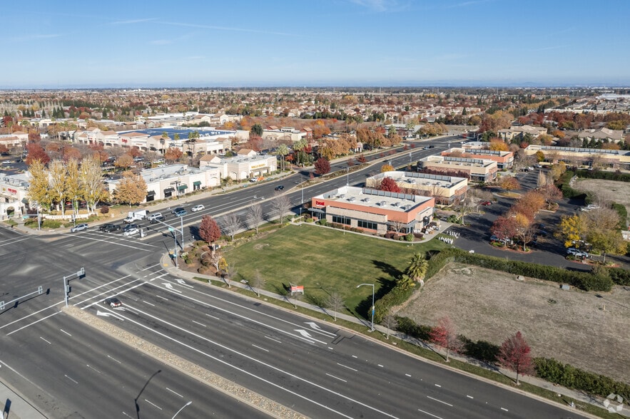 More Photos Of 2290 Del Paso Rd, Sacramento General Retail For Sale