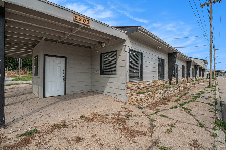 Primary Photo Of 6500 Railroad Ave, Omaha Restaurant For Lease