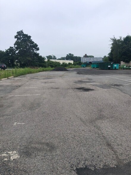 More Photos Of 2 Cedar St, Framingham Warehouse For Lease