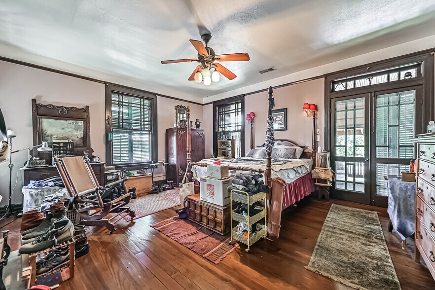 More Photos Of 2911 Broadway St, Galveston Office For Sale