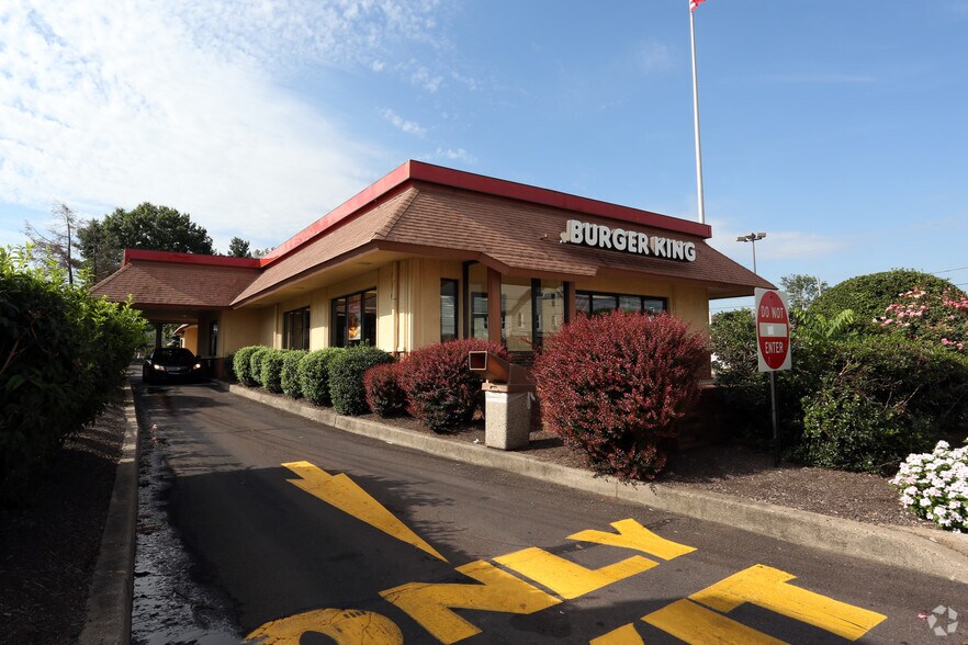 More Photos Of 121 W Lincoln Hwy, Penndel Fast Food For Lease