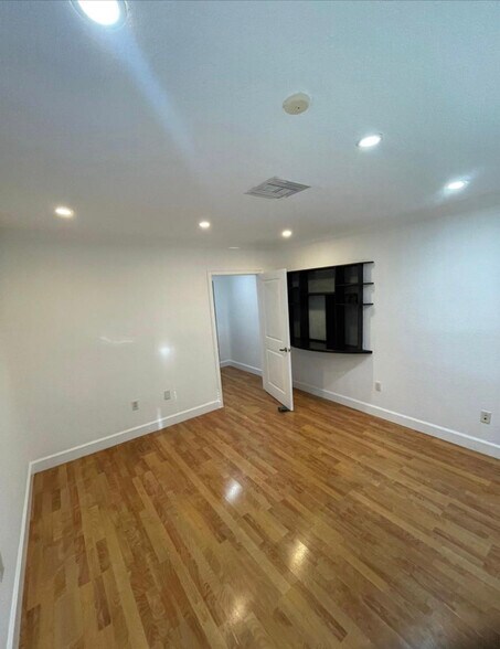 More Photos Of 5951 NW 173rd Dr, Miami Medical For Sale