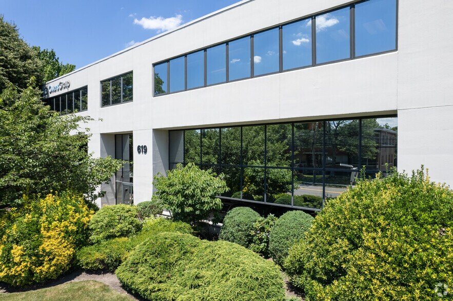 More Photos Of 619 E Palisade Ave, Englewood Cliffs Office For Lease
