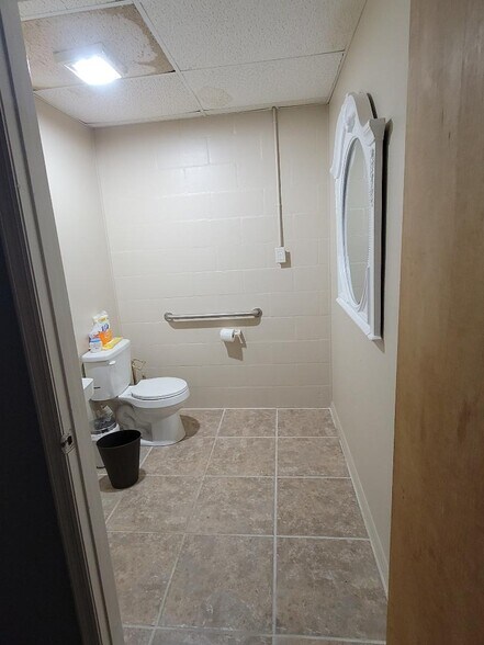 More Photos Of 107 Broadway St, Fort Meade Office For Sale