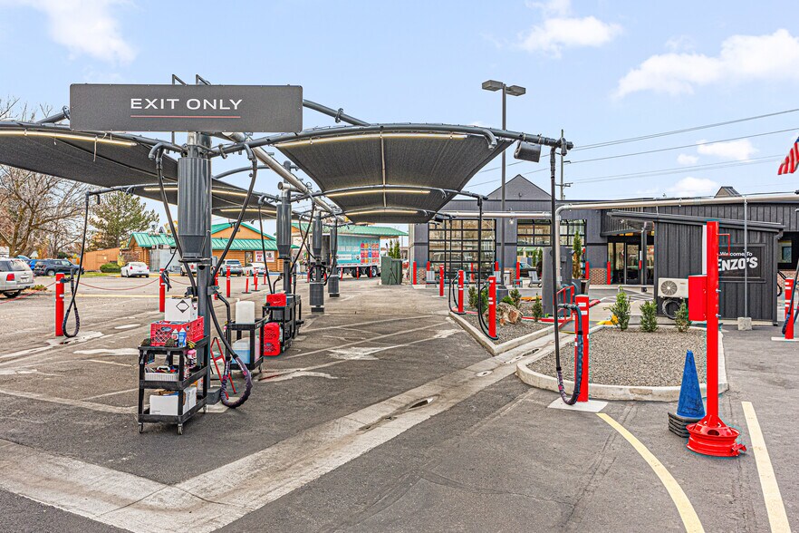 More Photos Of 10592 W State St, Boise Carwash For Sale