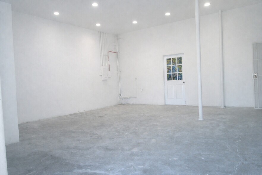 More Photos Of 1236 N Wilmington Blvd, Wilmington Storefront For Lease