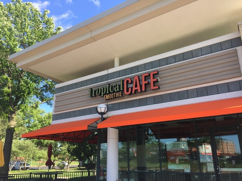 More Photos Of 4500 Daly Dr, Chantilly Storefront For Lease