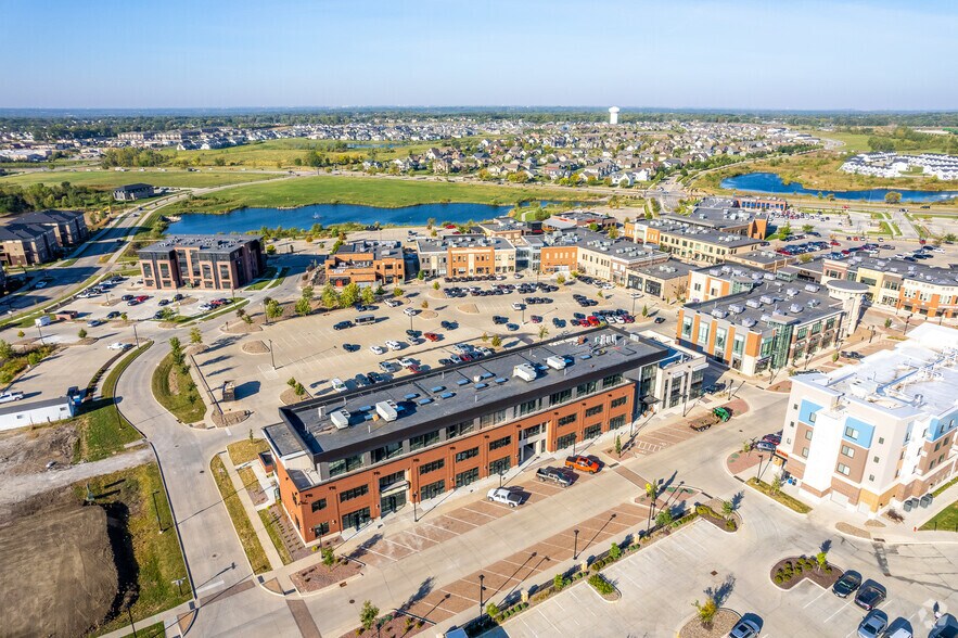 More Photos Of 1345 SW Park Square Dr, Ankeny Office Residential For Lease