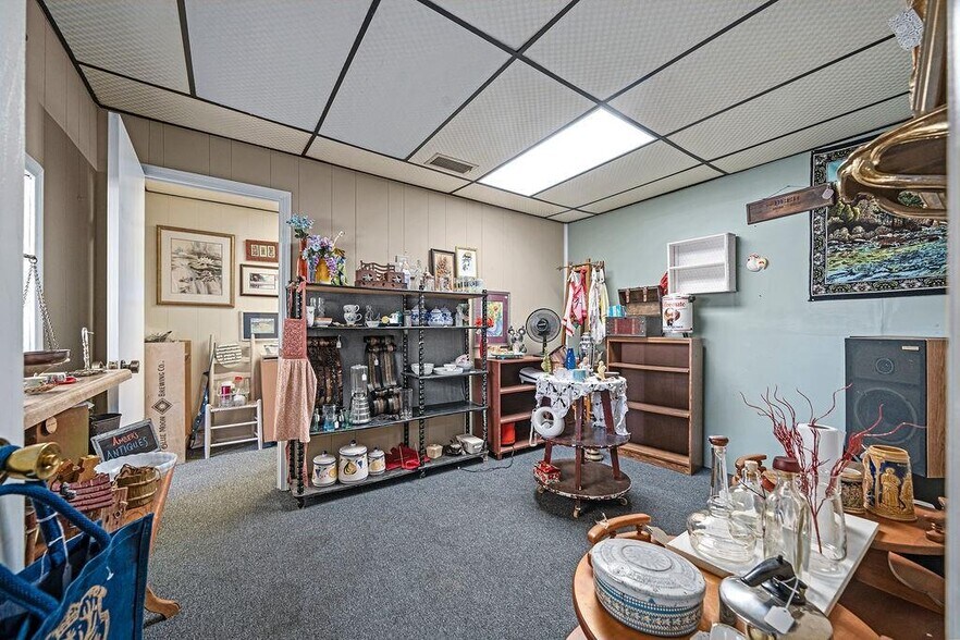 More Photos Of 111 N 3rd St, Ozark General Retail For Sale