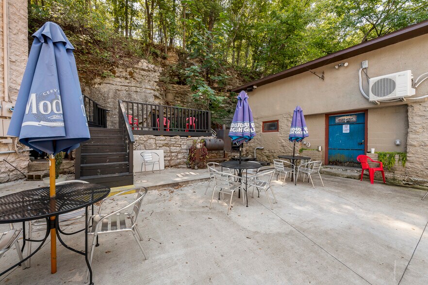 More Photos Of 82 Armstrong St, Eureka Springs Restaurant For Sale
