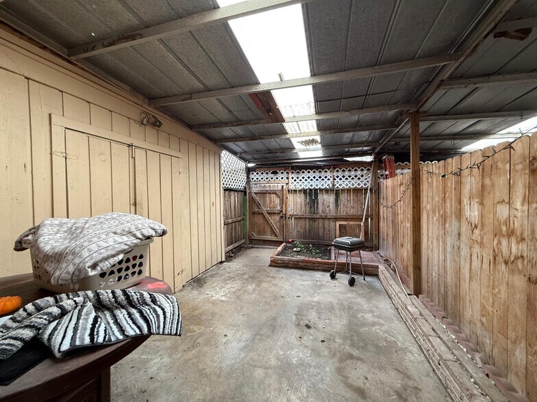 More Photos Of 6109 Fondren Rd, Houston Apartments For Sale