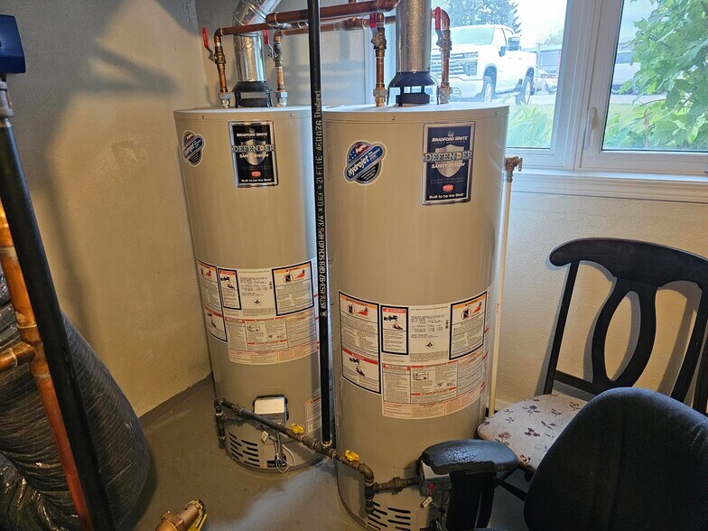 More Photos Of 2312 22nd St NW, Calgary Apartments For Sale