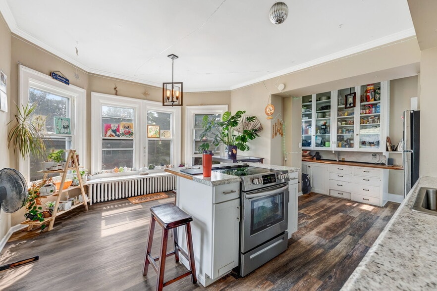 More Photos Of 461 Linwood Ave, Buffalo Apartments For Sale