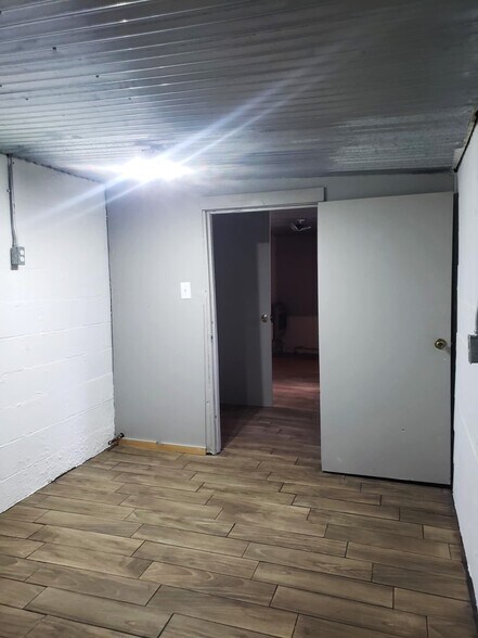 More Photos Of 306 Easton St. St, Allen Office Residential For Sale