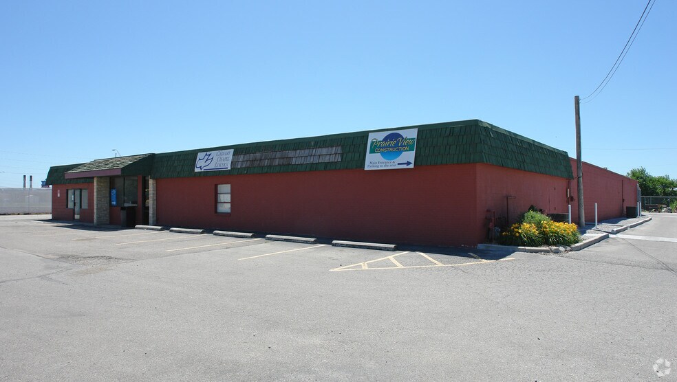 More Photos Of 4515 N 56th St, Lincoln Light Distribution For Lease
