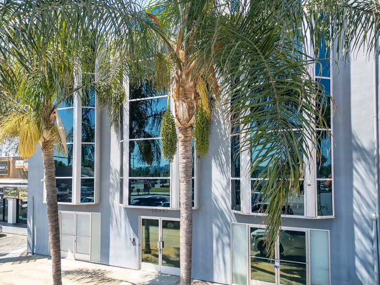 More Photos Of 20847 Sherman Way, Canoga Park Office For Sale