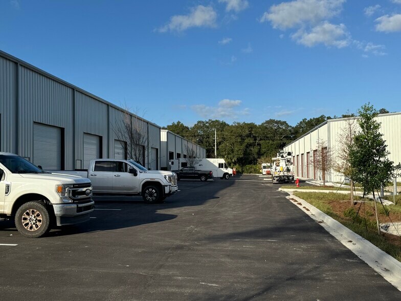 More Photos Of 155 Tresca Rd, Jacksonville Warehouse For Lease