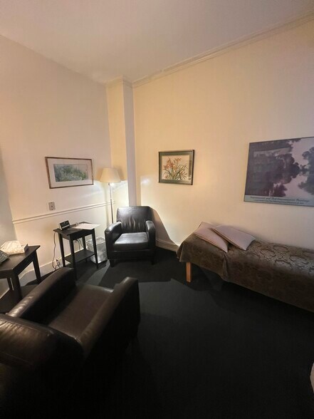 More Photos Of 313 S 16th St, Philadelphia Office For Sale