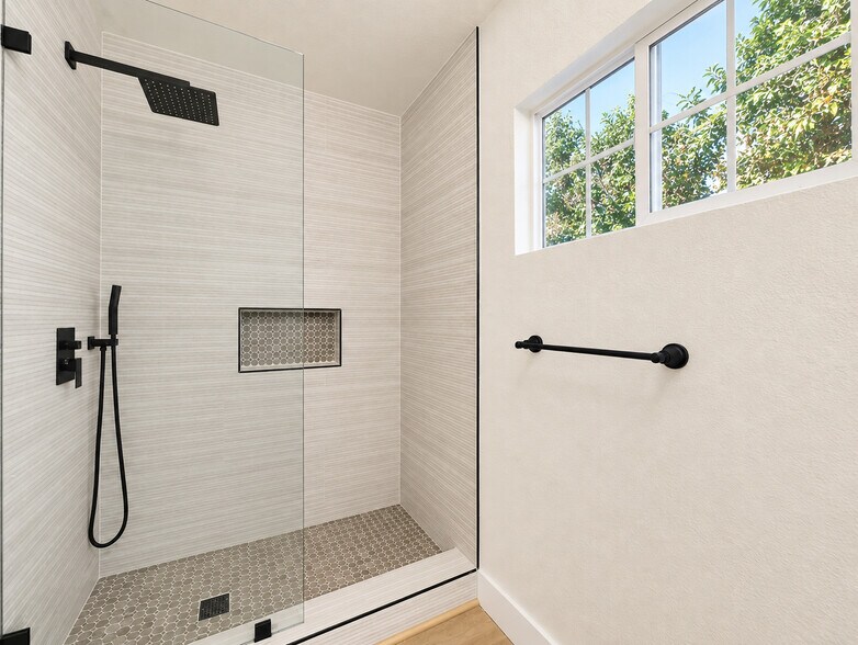 More Photos Of 554 W Verness St, Covina Healthcare For Sale