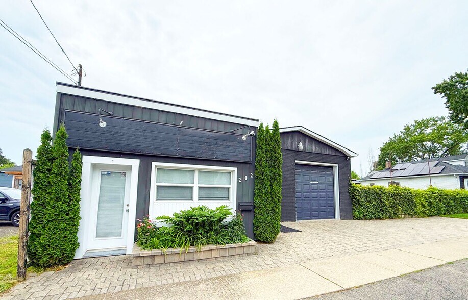 More Photos Of 212 Mellanby Av, Port Colborne Flex For Sale