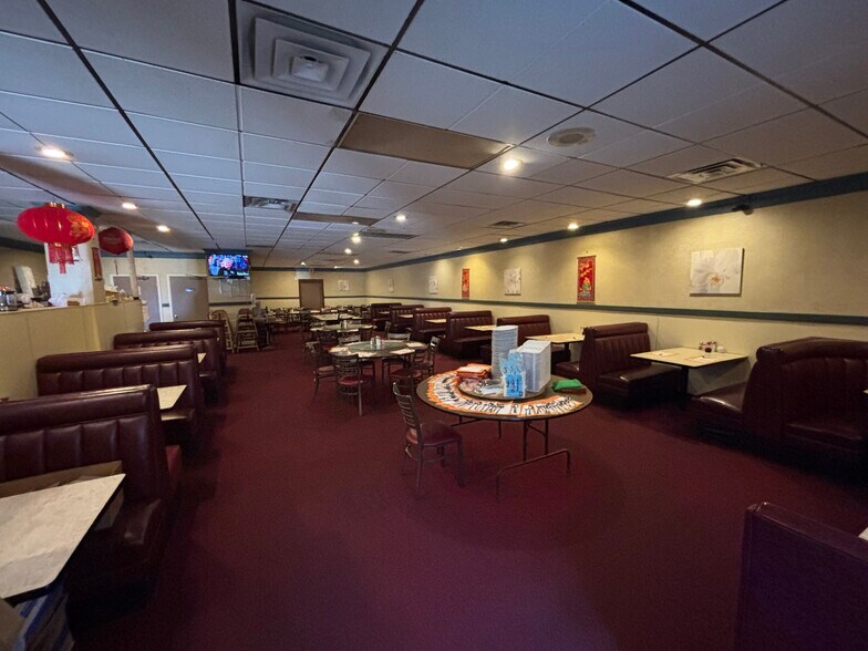 More Photos Of 7307 W Indian School Rd, Phoenix Restaurant For Sale