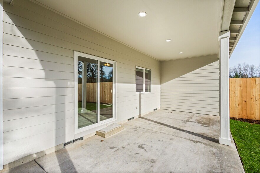 More Photos Of 3619 Green River Rd, Sweet Home Multifamily For Sale