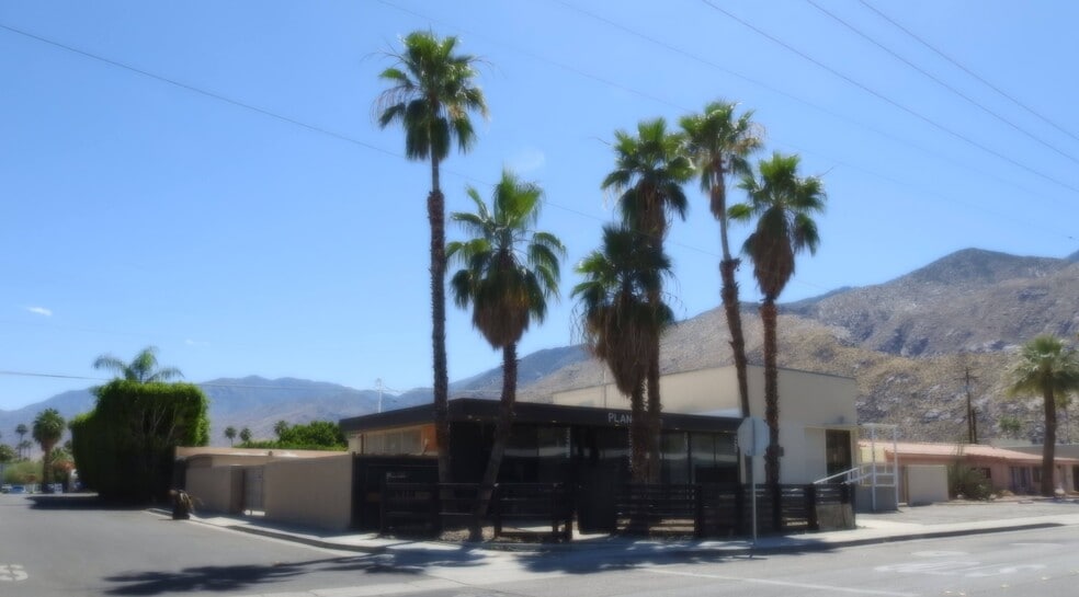 More Photos Of 693 E Sunny Dunes Rd, Palm Springs Freestanding For Sale