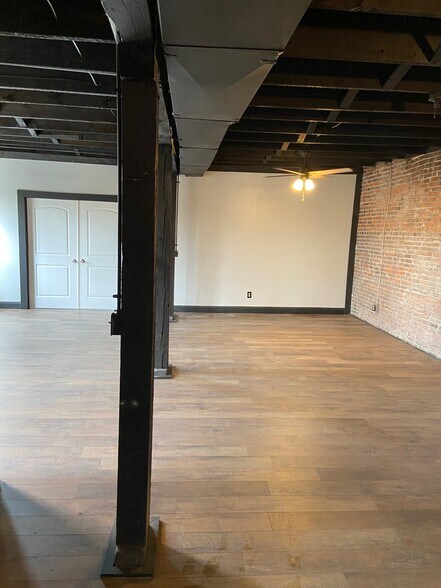 More Photos Of 1926 Cherokee St, Saint Louis Storefront Retail Residential For Sale