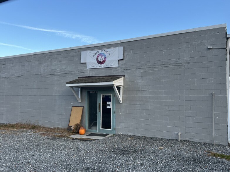 More Photos Of 15692 Kings Hwy, Montross General Retail For Lease