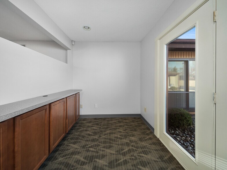 More Photos Of 5933 Stoney Creek Dr, Fort Wayne Office Residential For Sale