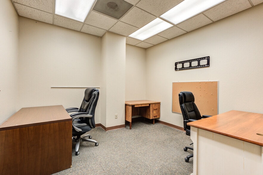 More Photos Of 3802-3806 Interstate 27, Lubbock Office For Sale