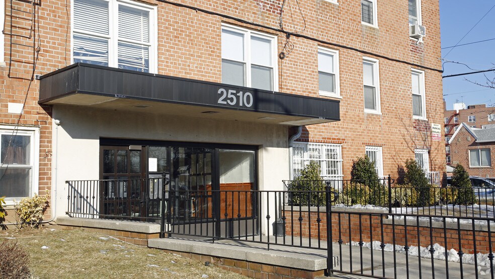 More Photos Of 2510 Ocean Pkwy, Brooklyn Apartments For Lease