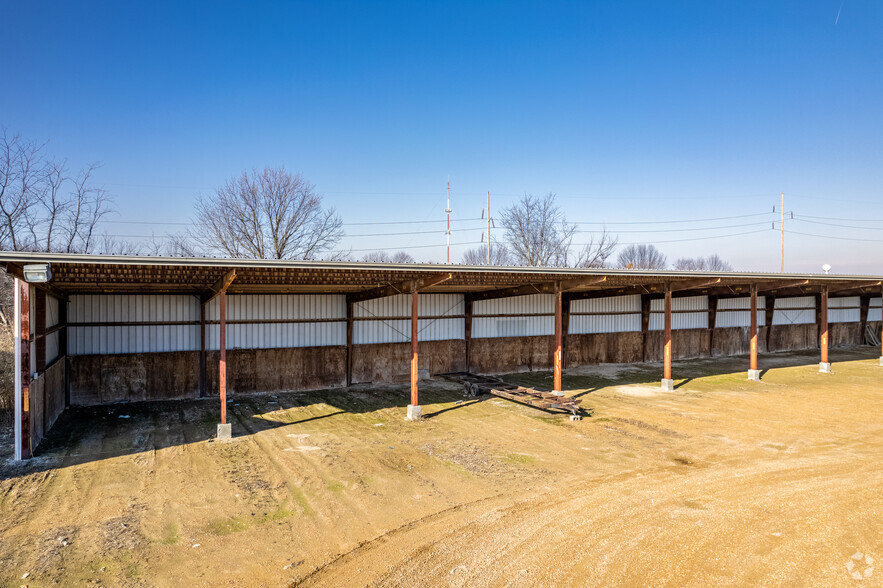 Primary Photo Of 3220 E Cherry St, Springfield Distribution For Lease