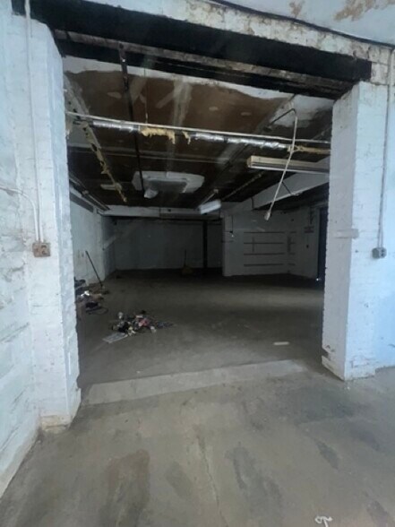 More Photos Of 349-359 Scholes St, Brooklyn Warehouse For Lease