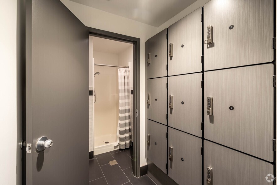 More Photos Of 11255 Kirkland Way NE, Kirkland Office For Sale