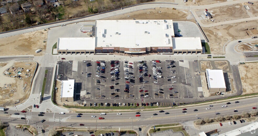 Primary Photo Of 9555 Watson Rd, Crestwood Supermarket For Lease