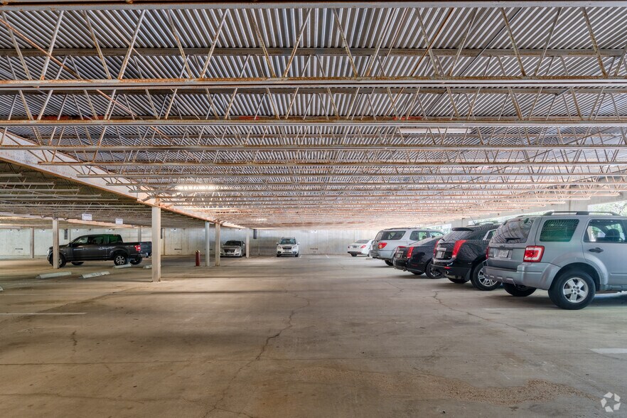 More Photos Of 3838 N Sam Houston Pky E, Houston Office For Lease