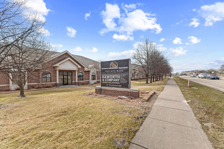 More Photos Of 300 Coon Rapids Blvd NW, Coon Rapids Office Residential For Lease