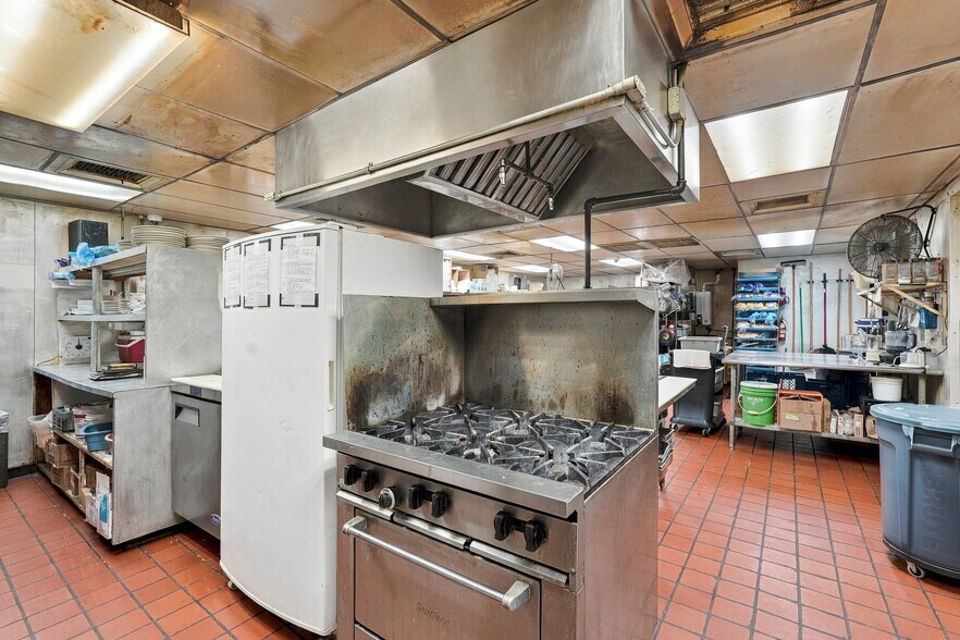 More Photos Of 4264 Murray Hwy, Hardin Restaurant For Sale