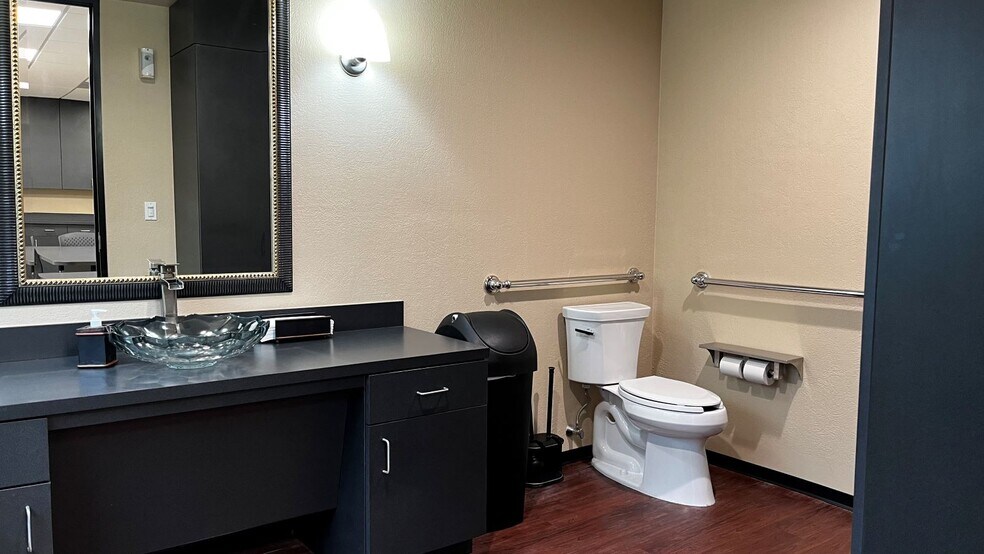 More Photos Of 2503 South Blvd, Houston Office For Sale