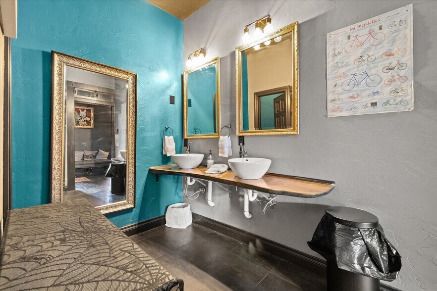 More Photos Of 301 Victor Ave, Victor Hotel For Sale