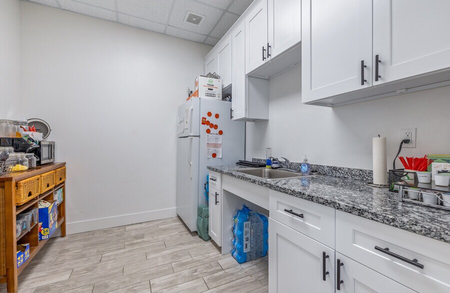 More Photos Of 1430 W Ustick Rd, Meridian Office For Sale