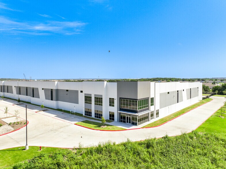 More Photos Of 435 Aiken Dr, San Marcos Distribution For Sale