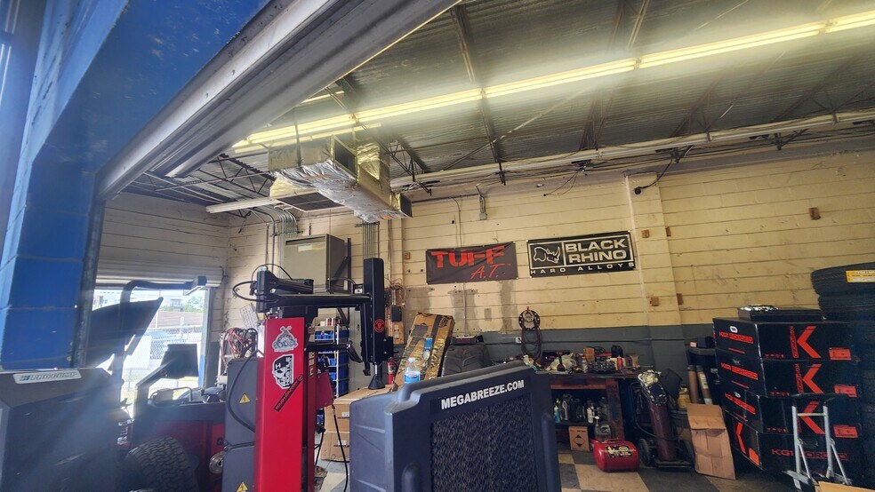 More Photos Of 2973 Phillips Hwy, Jacksonville Auto Repair For Sale